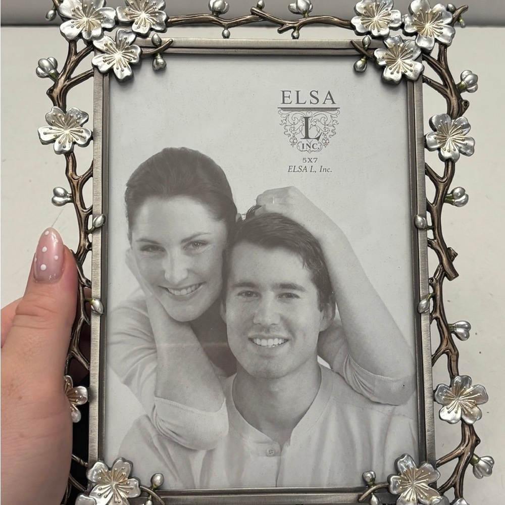 vintage Elsa L, Inc. metal photo frame, likely featuring a floral or leaf - Picture 3 of 8
